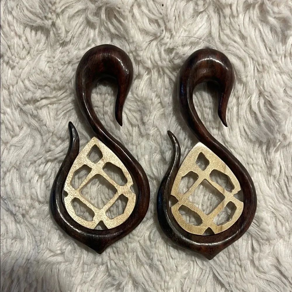 Wooden hanger gauges multiple sizes available